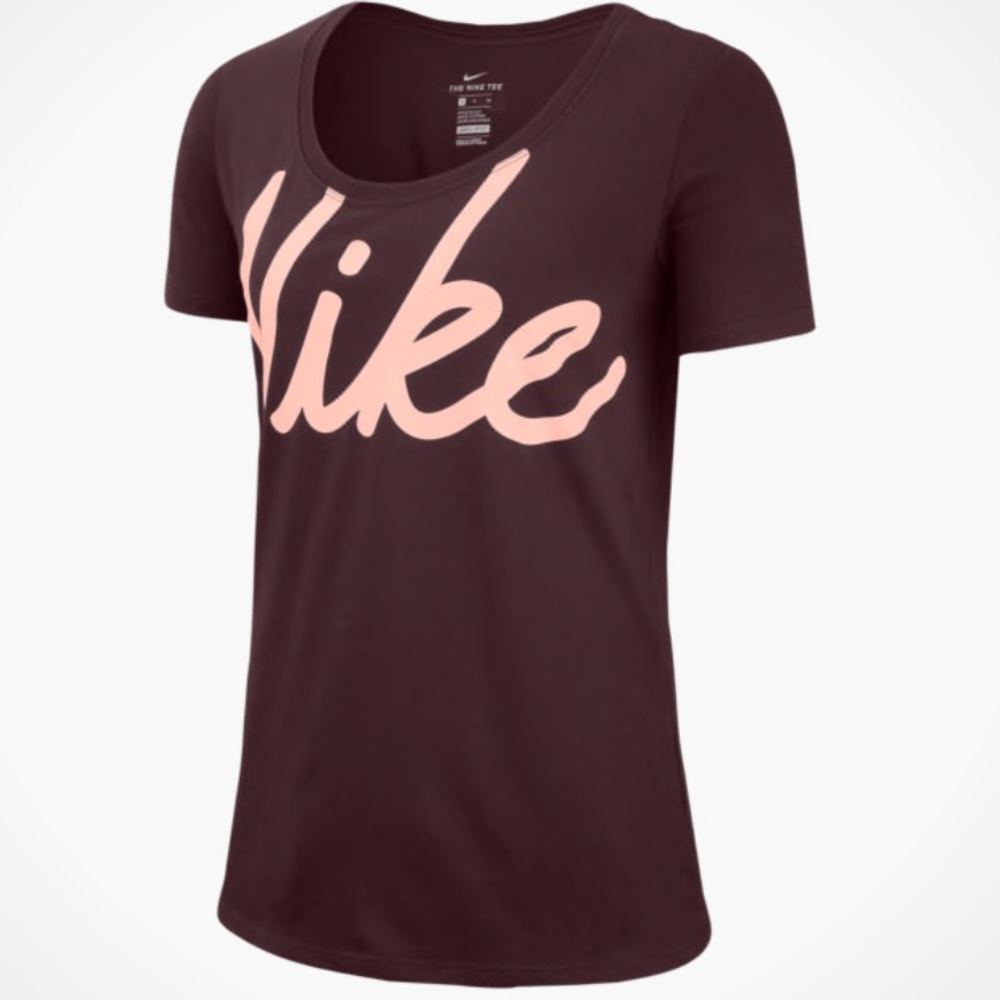 New with tags women’s Nike tee.